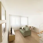 Vibrant Host -bonfim Porto