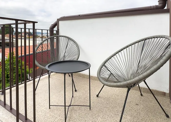 Vibrant Host -bonfim *