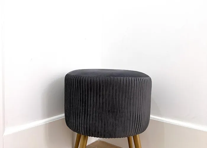 Vibrant Host -bonfim *