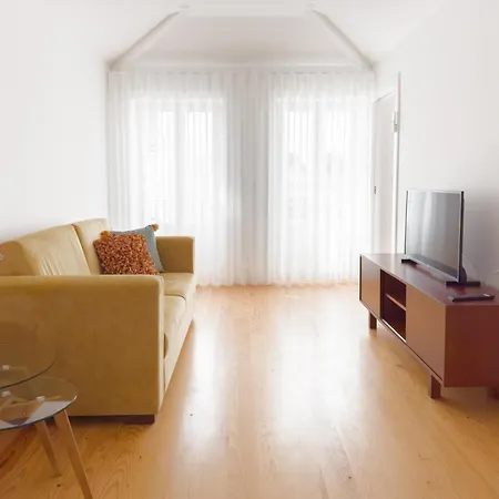 Vibrant Host -bonfim Oporto