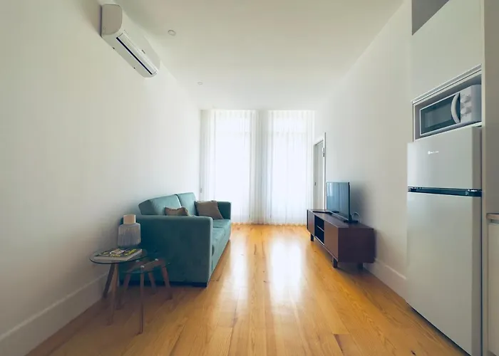 Vibrant Host -bonfim *