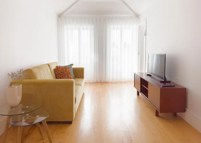 Vibrant Host -bonfim Oporto