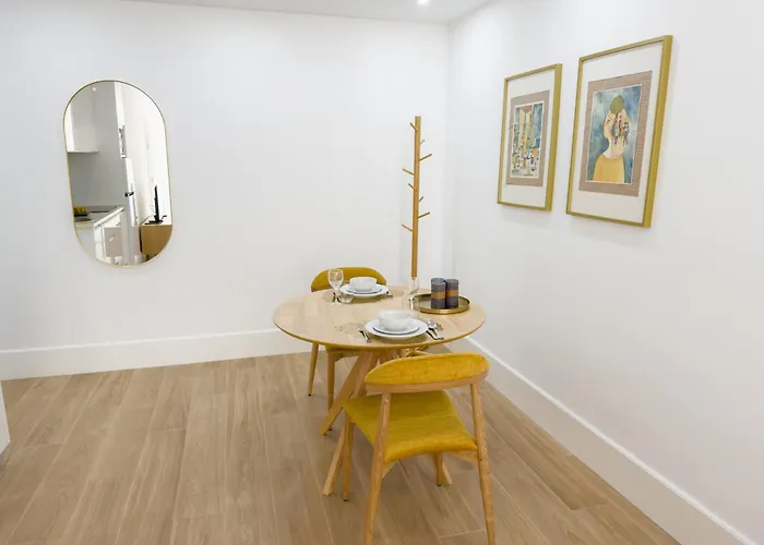 Vibrant Host -bonfim Oporto