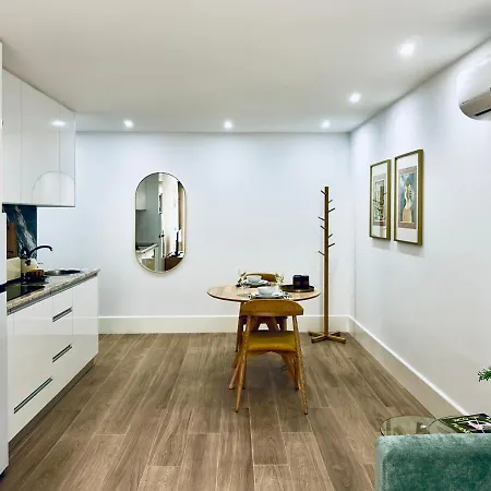 Vibrant Host -bonfim