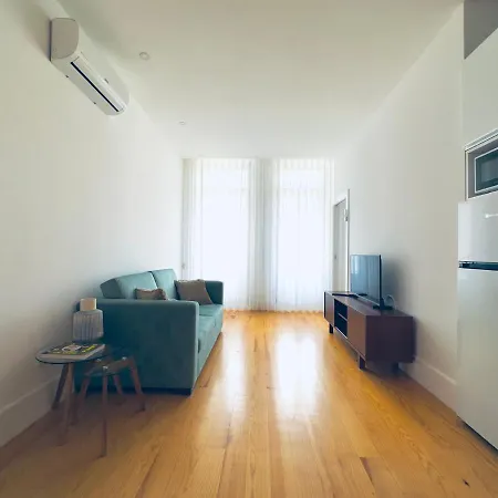 Vibrant Host -bonfim *