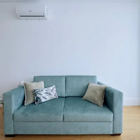 Vibrant Host -bonfim