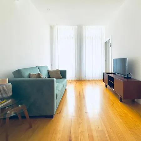 Vibrant Host -bonfim Daire