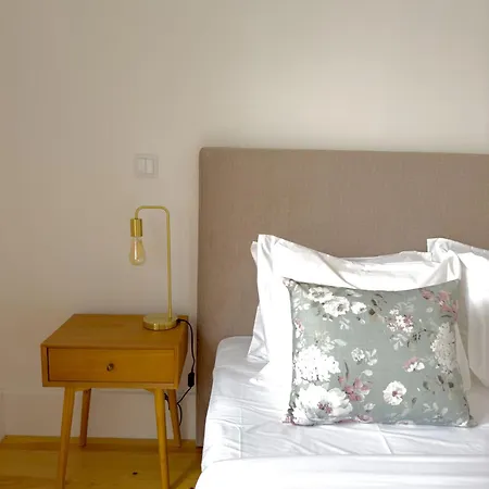 Vibrant Host -bonfim * Porto