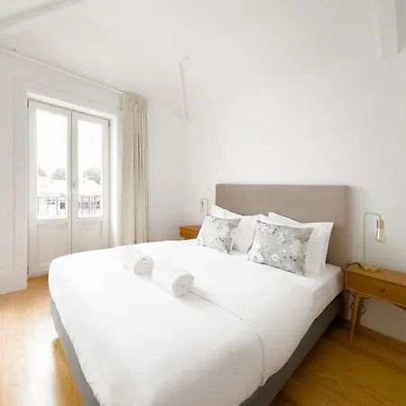 Vibrant Host -bonfim Porto