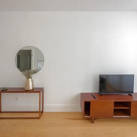 Vibrant Host -bonfim Daire Porto