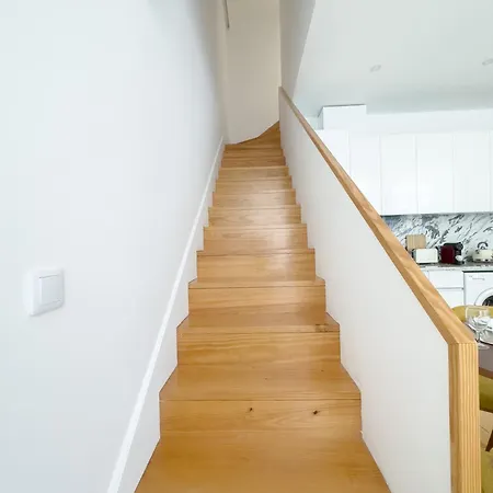 Vibrant Host -bonfim *