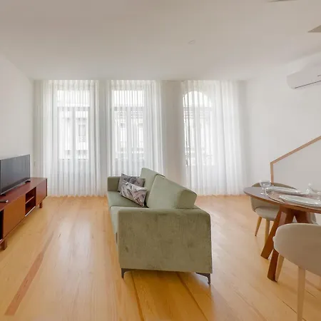 Vibrant Host -bonfim Daire Porto