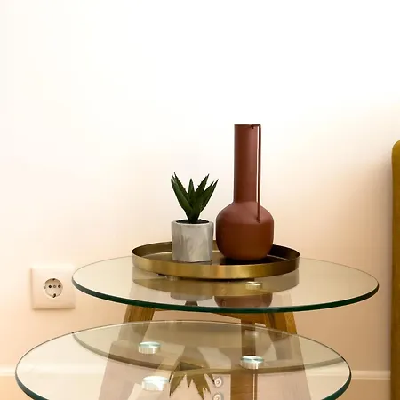 Vibrant Host -bonfim Porto