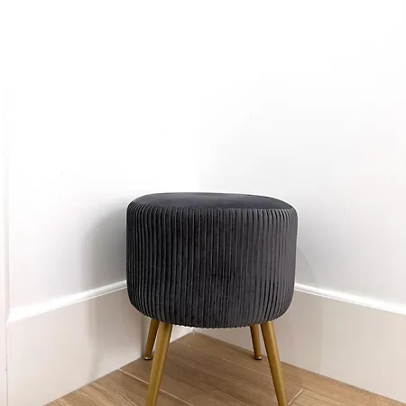 Vibrant Host -bonfim *