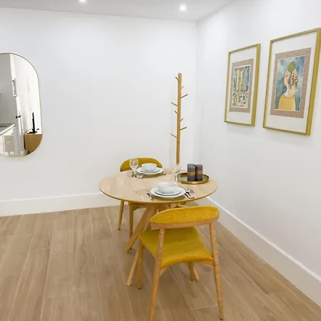 Vibrant Host -bonfim Porto