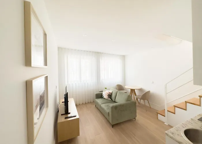 Vibrant Host -bonfim Porto